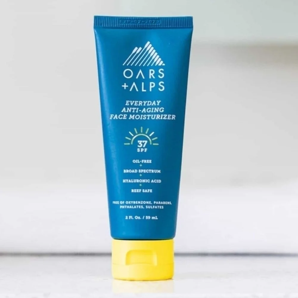 Oars + Alps Everyday Anti-Aging FAVE Moisturizer with SPF 37
